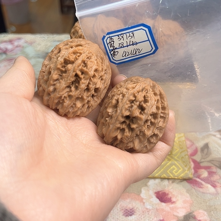 文玩核桃把件龙纹将军榜