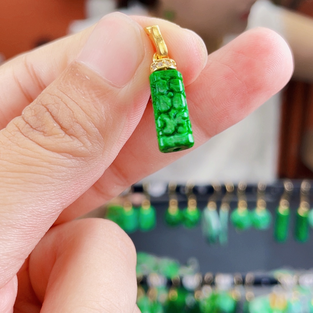 未镶嵌翡翠耳饰饰品