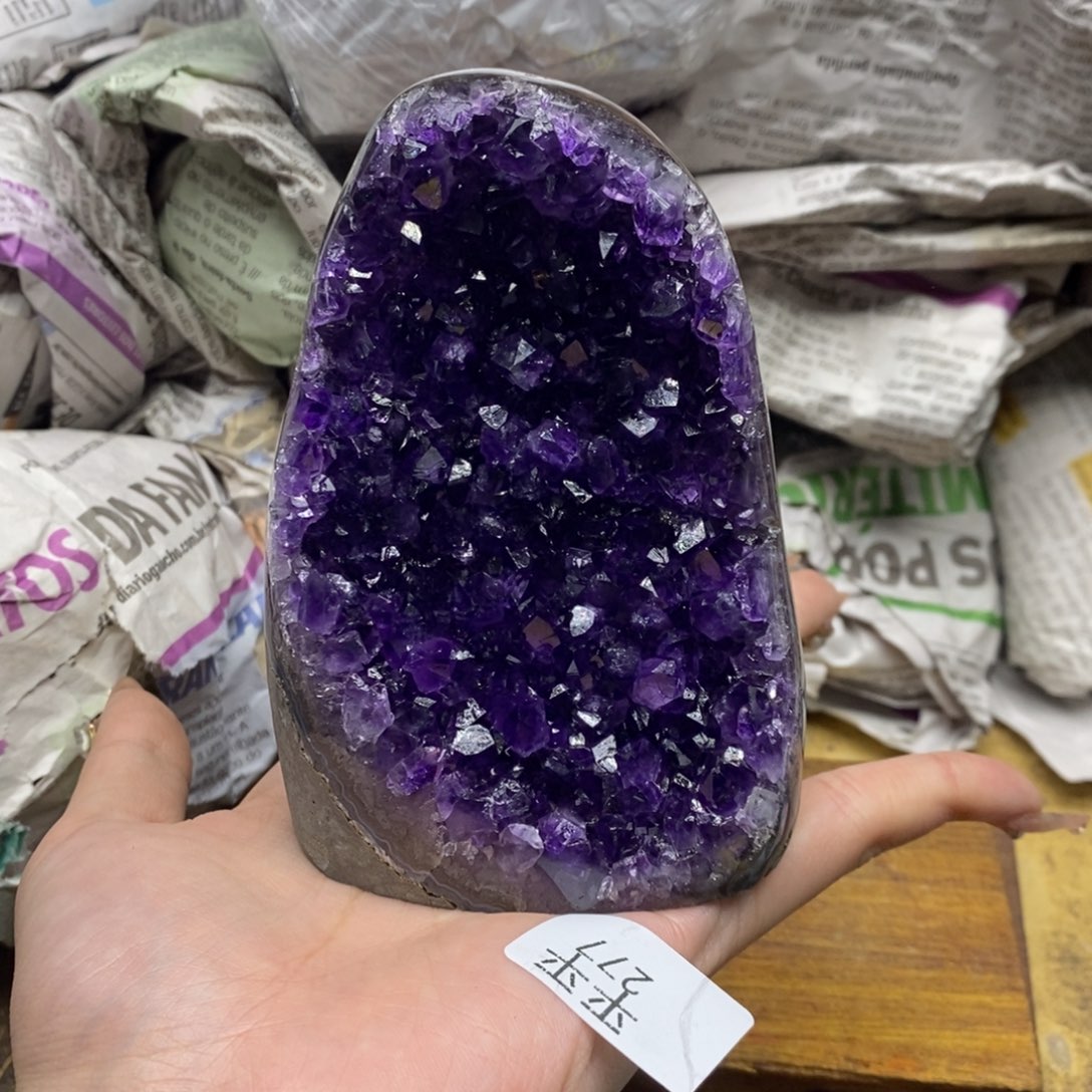 乌拉圭未镶嵌紫晶