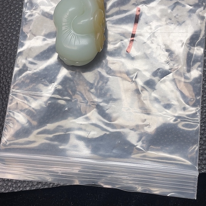 醉***k和田玉（糖玉）未镶嵌颈饰