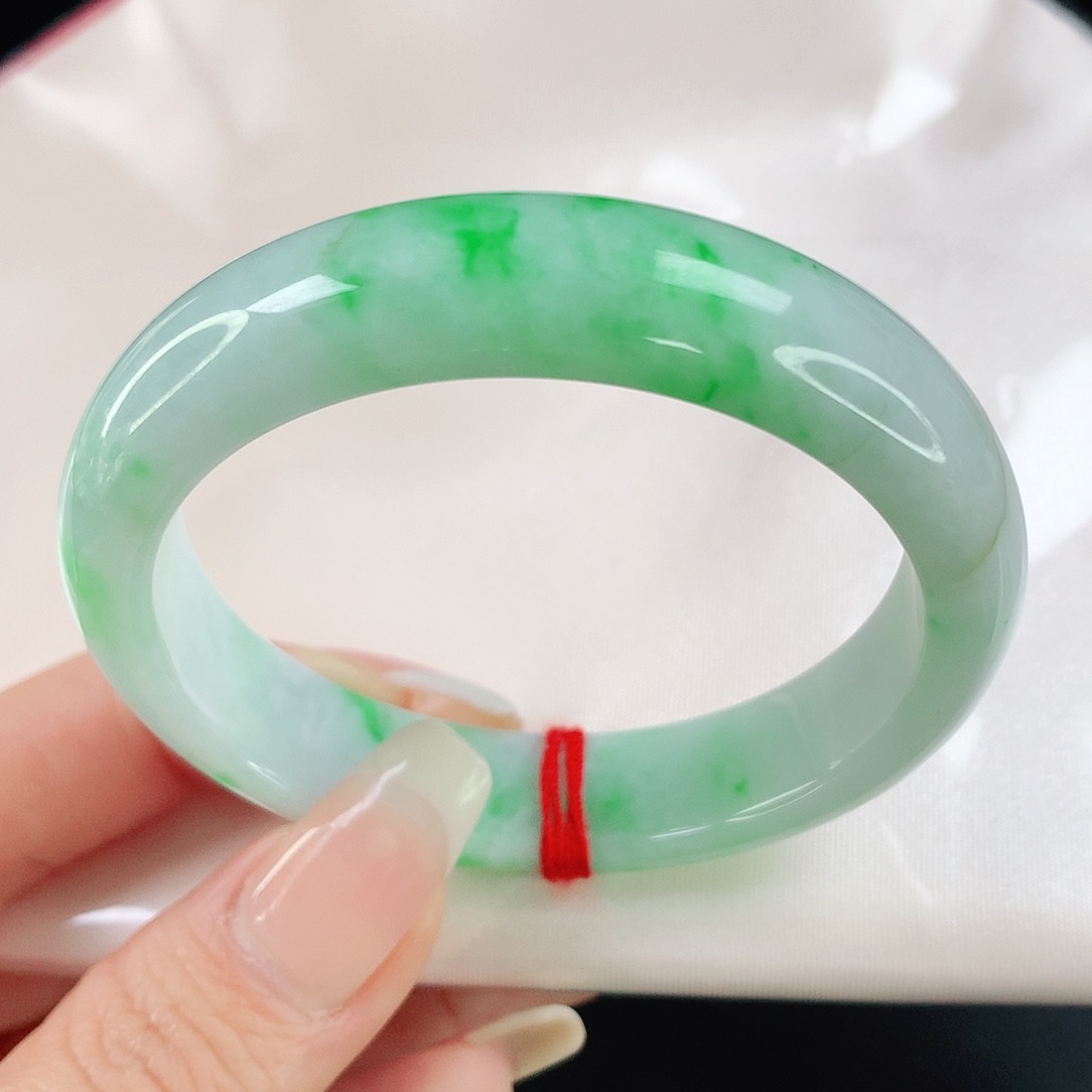 翡翠手镯未镶嵌21翡翠