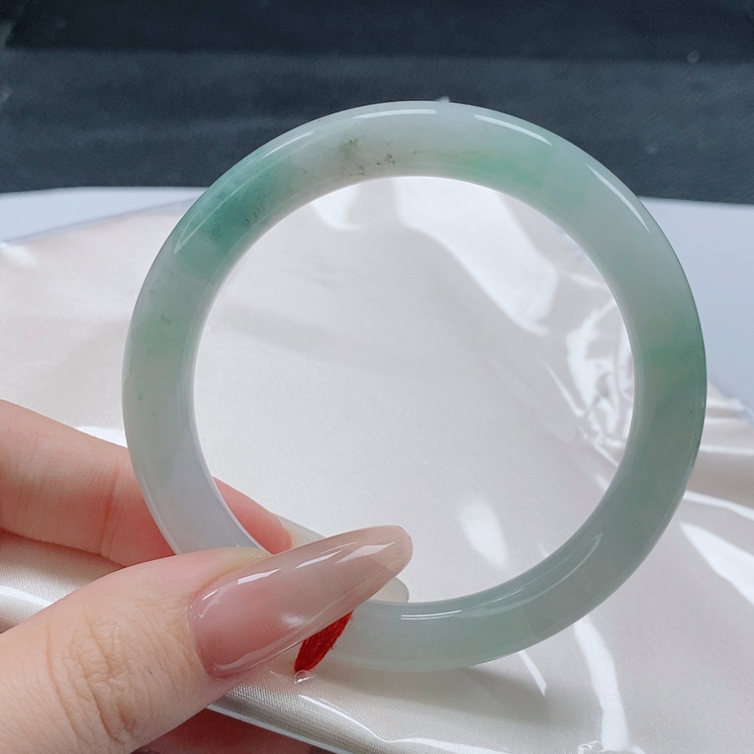 【闪购商品】未镶嵌手镯（圆镯）翡翠494号