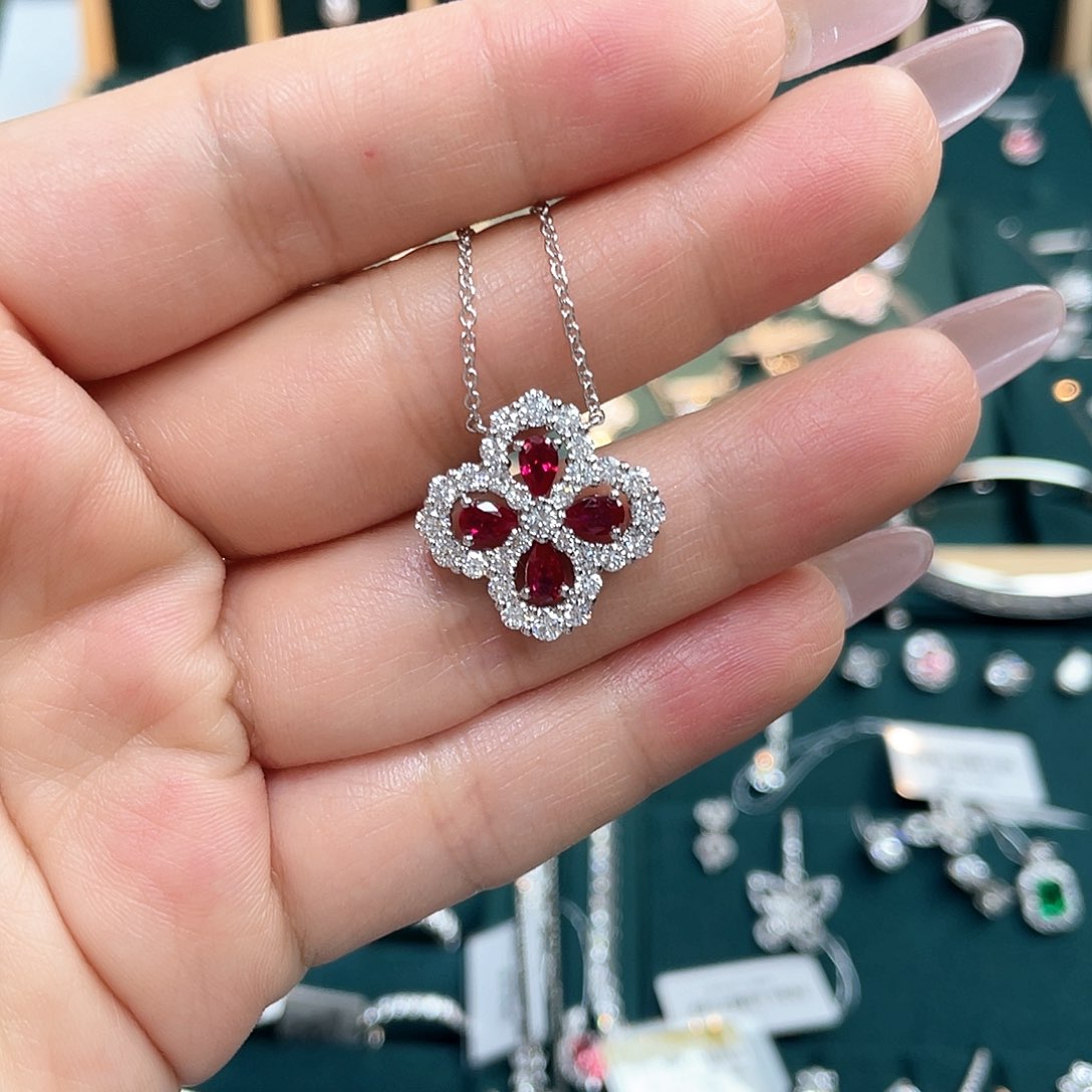 实验室培育钻石铂Pt950镶嵌大号红宝四叶草项链