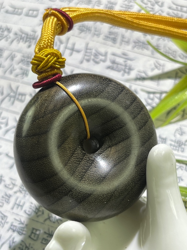 B009小叶金丝楠阴沉木墨绿色49mm×21mm平安扣挂件，把件