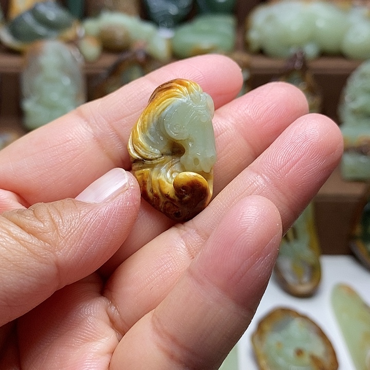 岫岩河磨玉（透闪石质玉）未镶嵌颈饰