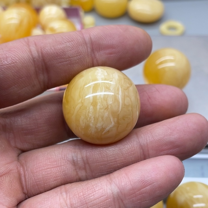 琥珀裸石未镶嵌小****圆珠