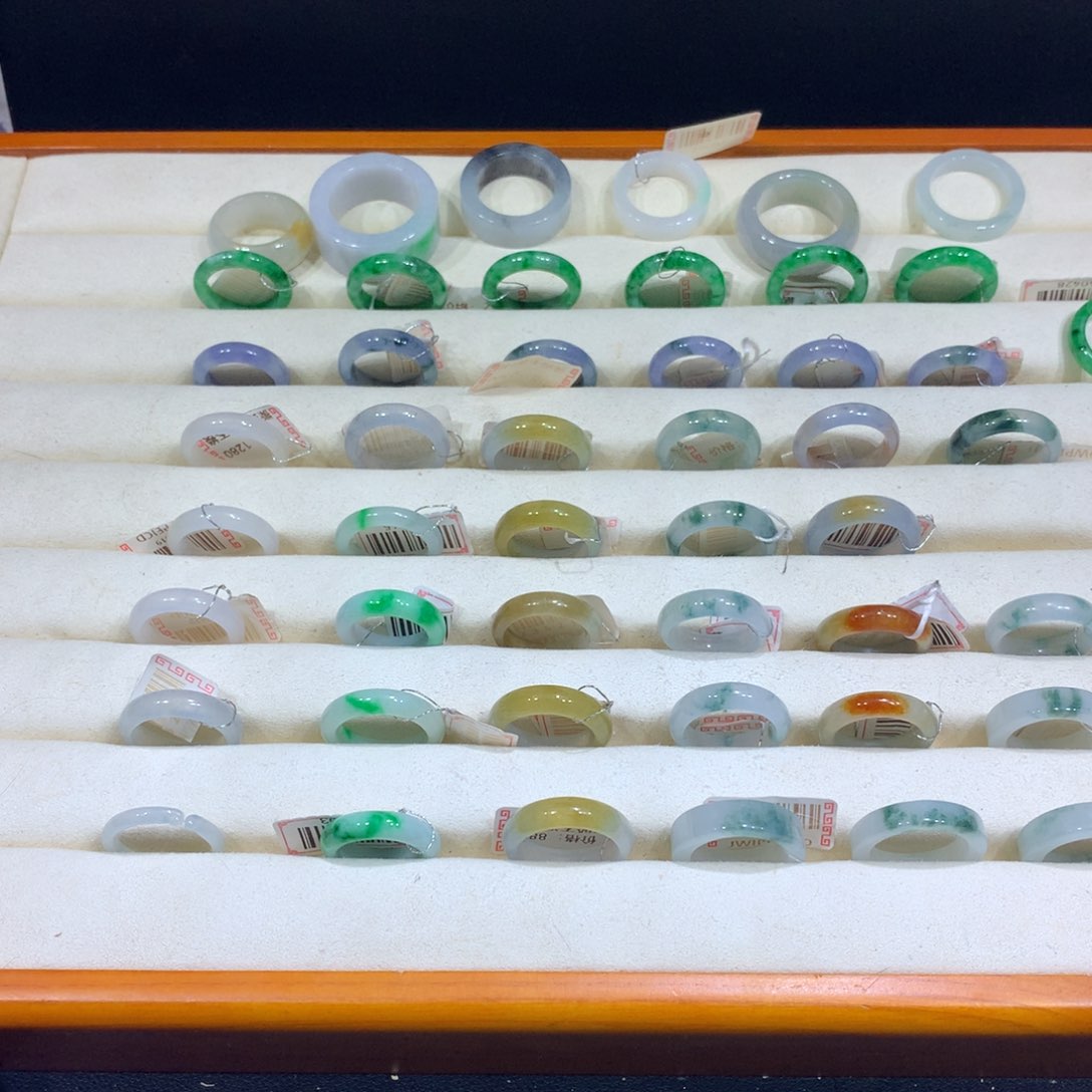 翡翠戒指未镶嵌翡翠