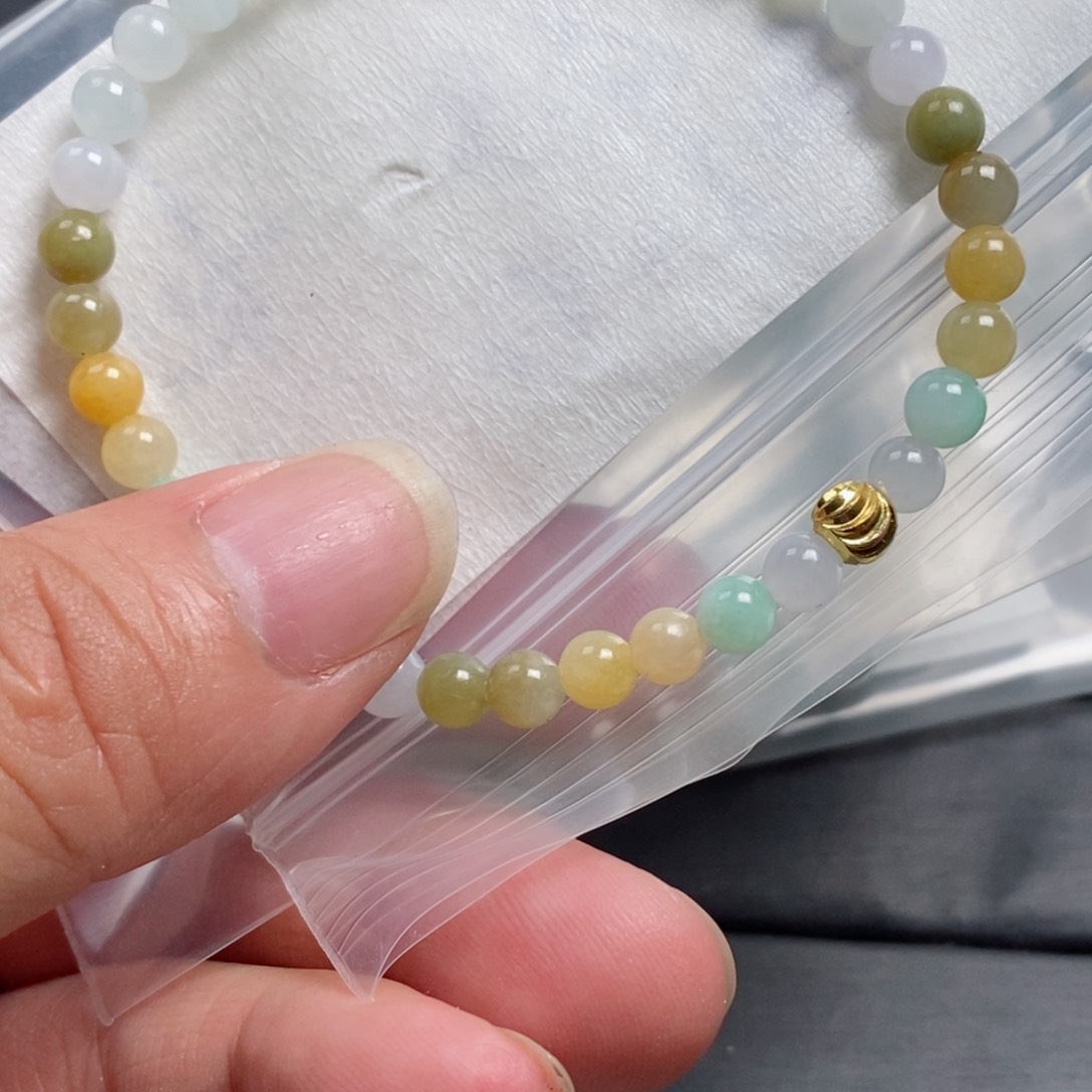 定制翡翠未镶嵌诗****?翡翠定制手链