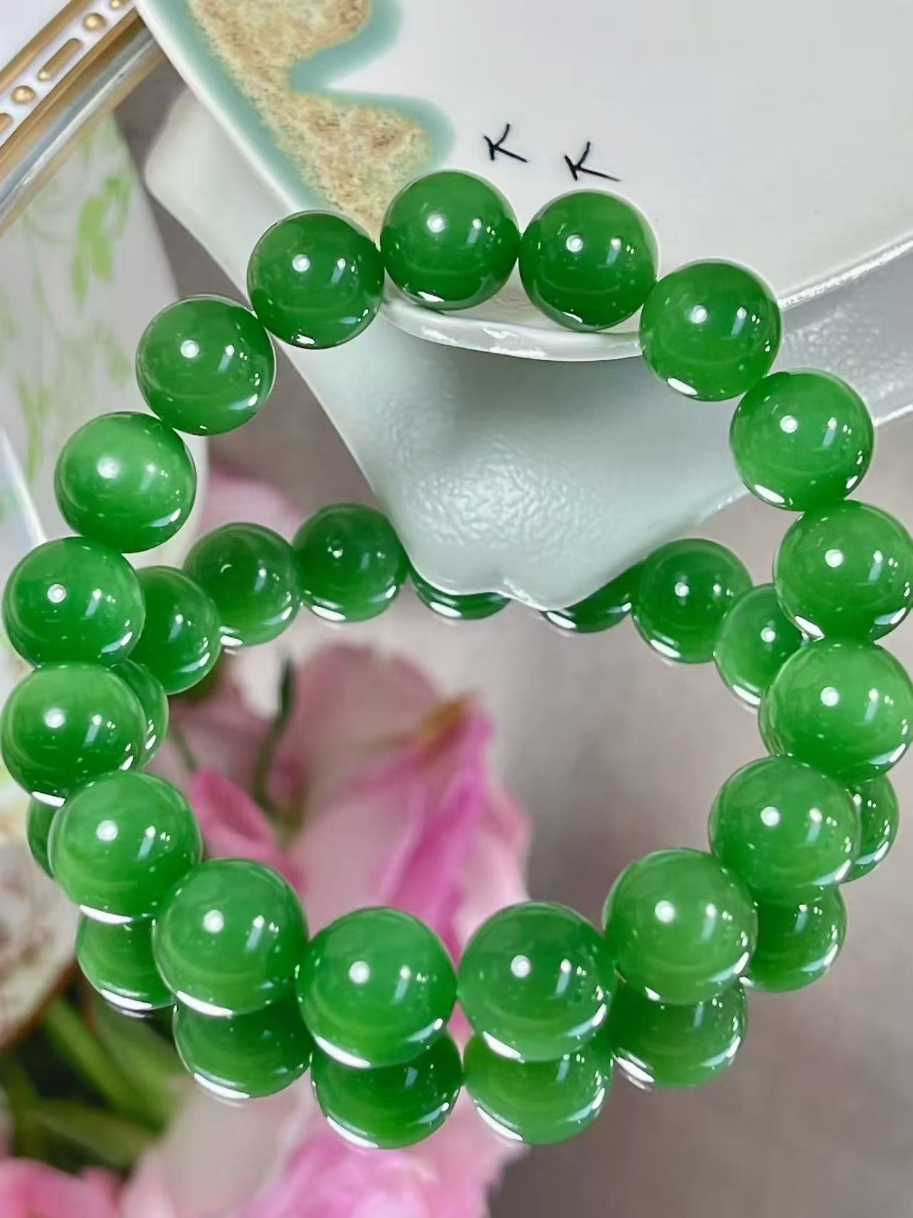 和田玉老俄碧瓷粉绿手串  细粉绿 种老钢密度高 脂粉浓郁