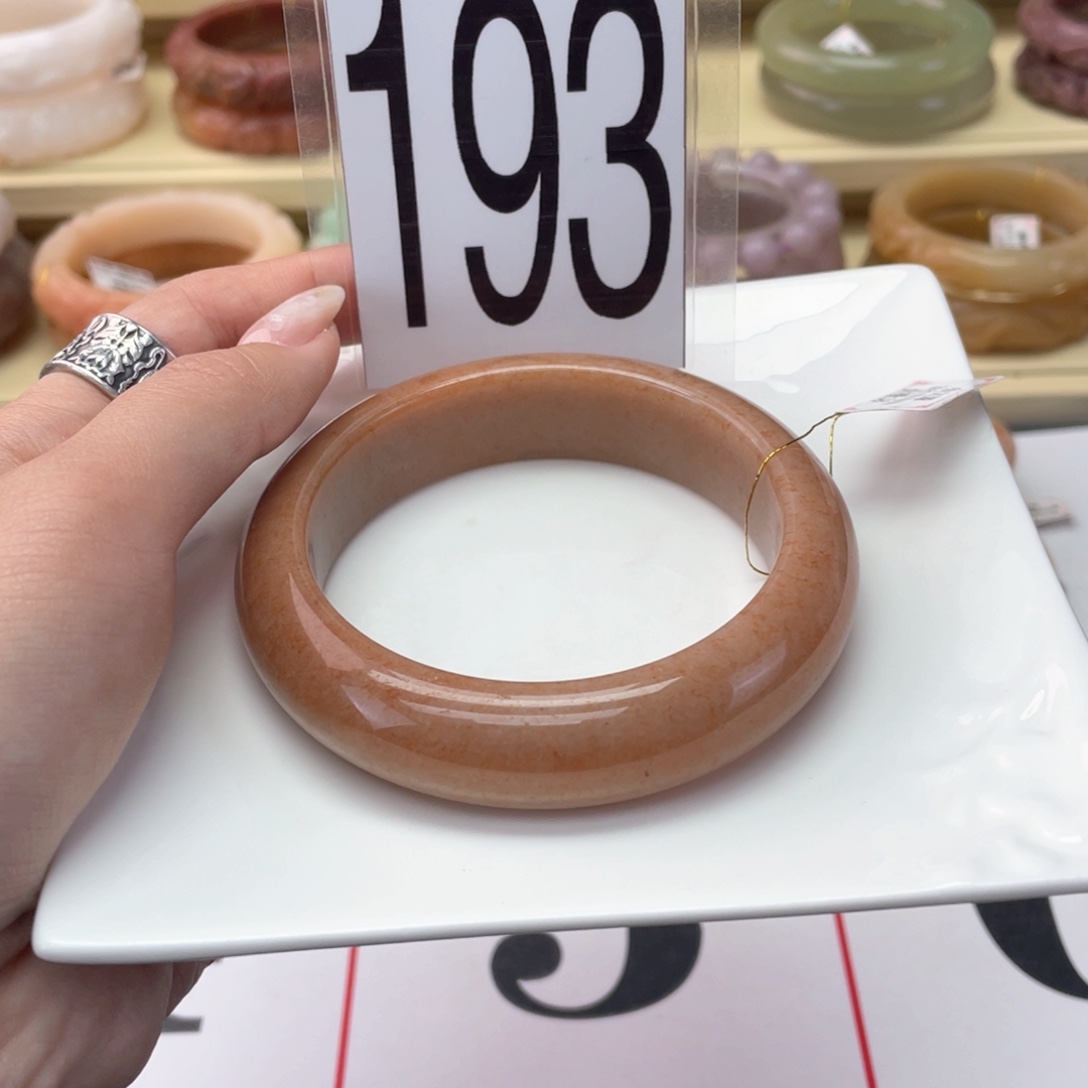 石英岩玉未镶嵌手镯