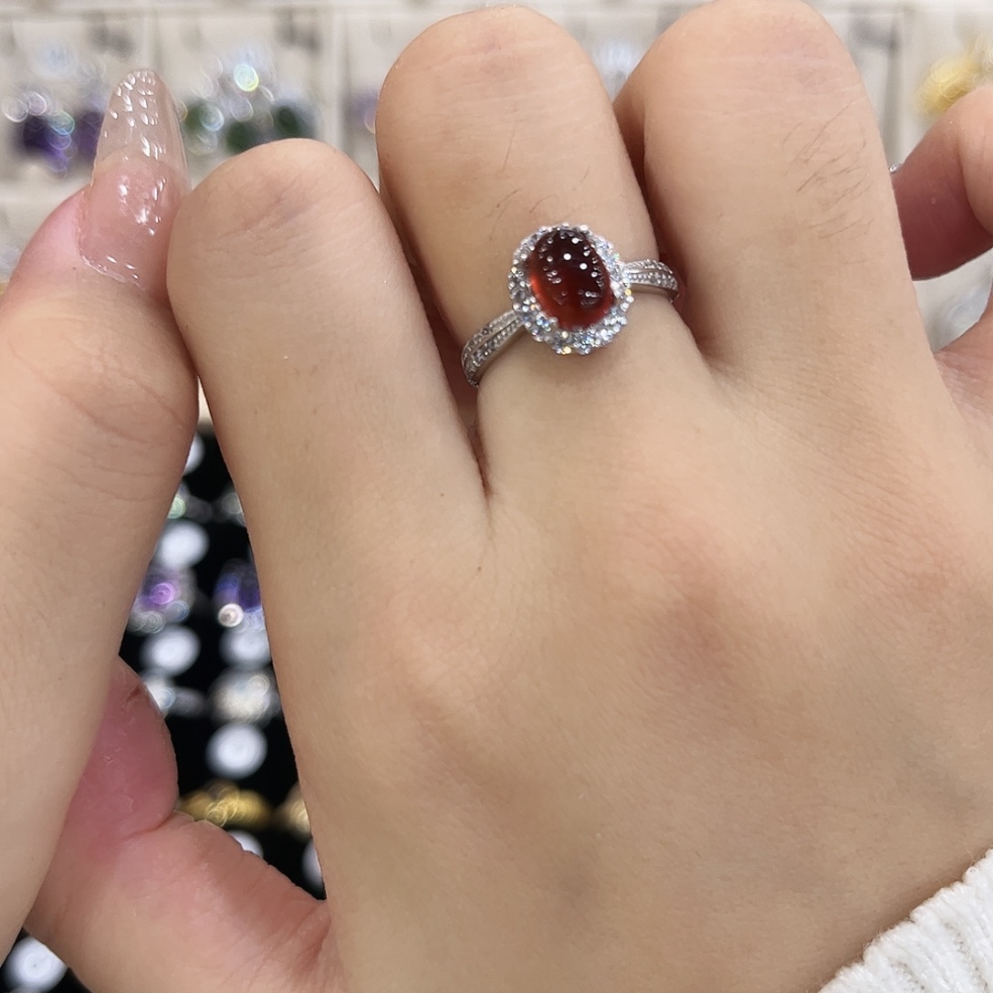 小***张银S925镶嵌石榴石戒指