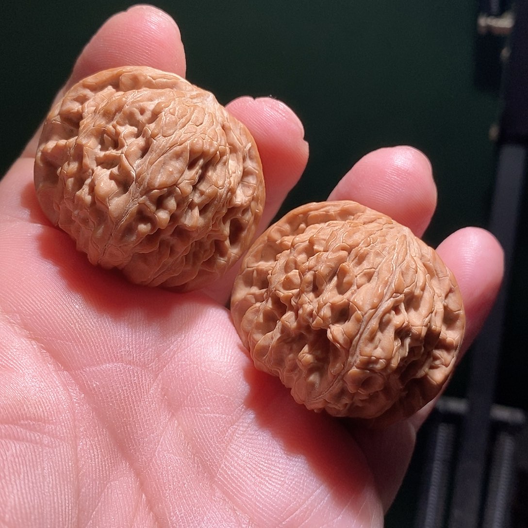 三***春把件文玩核桃40磨盘全品