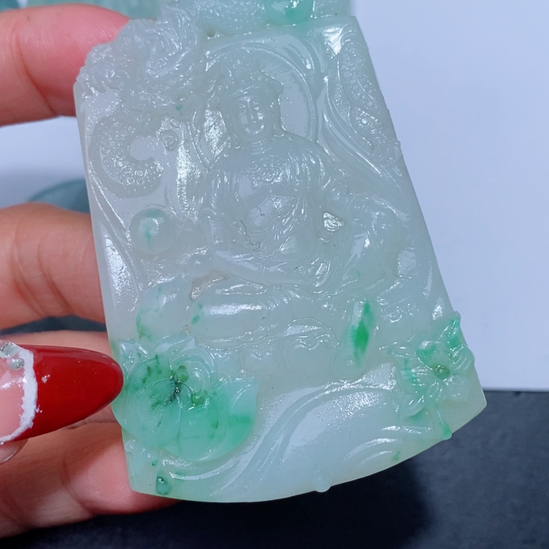 定制翡翠吊坠未镶嵌不****）