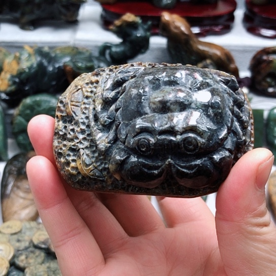 岫岩河磨玉（透闪石质玉）把件未镶嵌