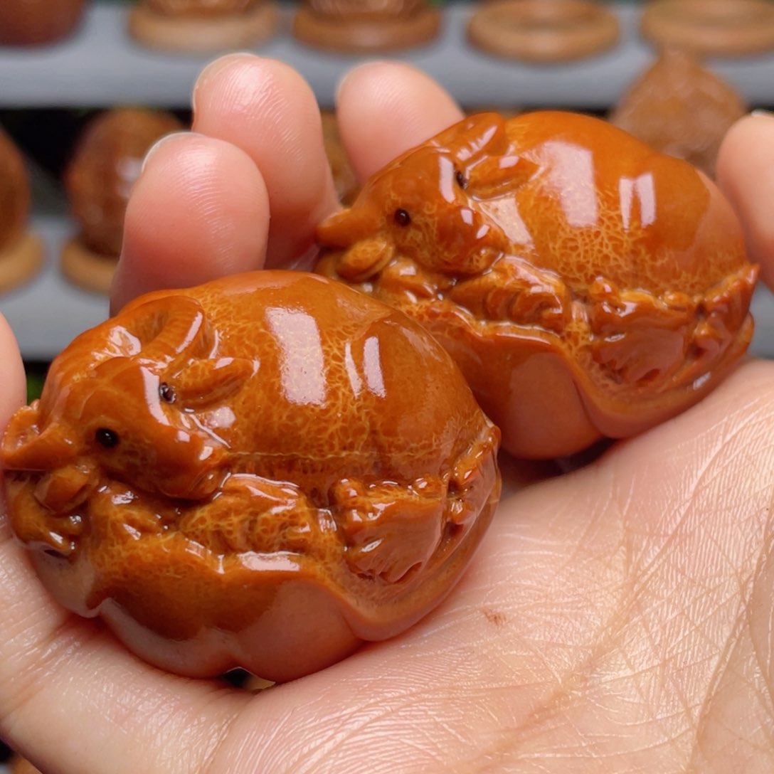 吊坠橄榄核荷叶牛手球3.4