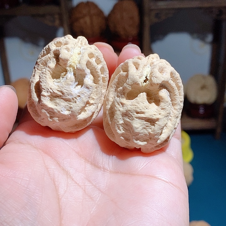 野生鬼脸乾坤核桃手持手串