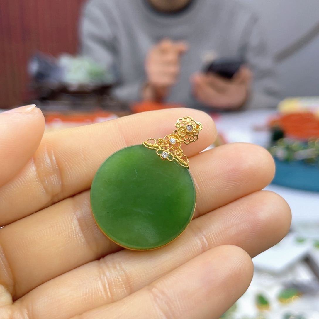 和田玉颈饰18K金镶嵌