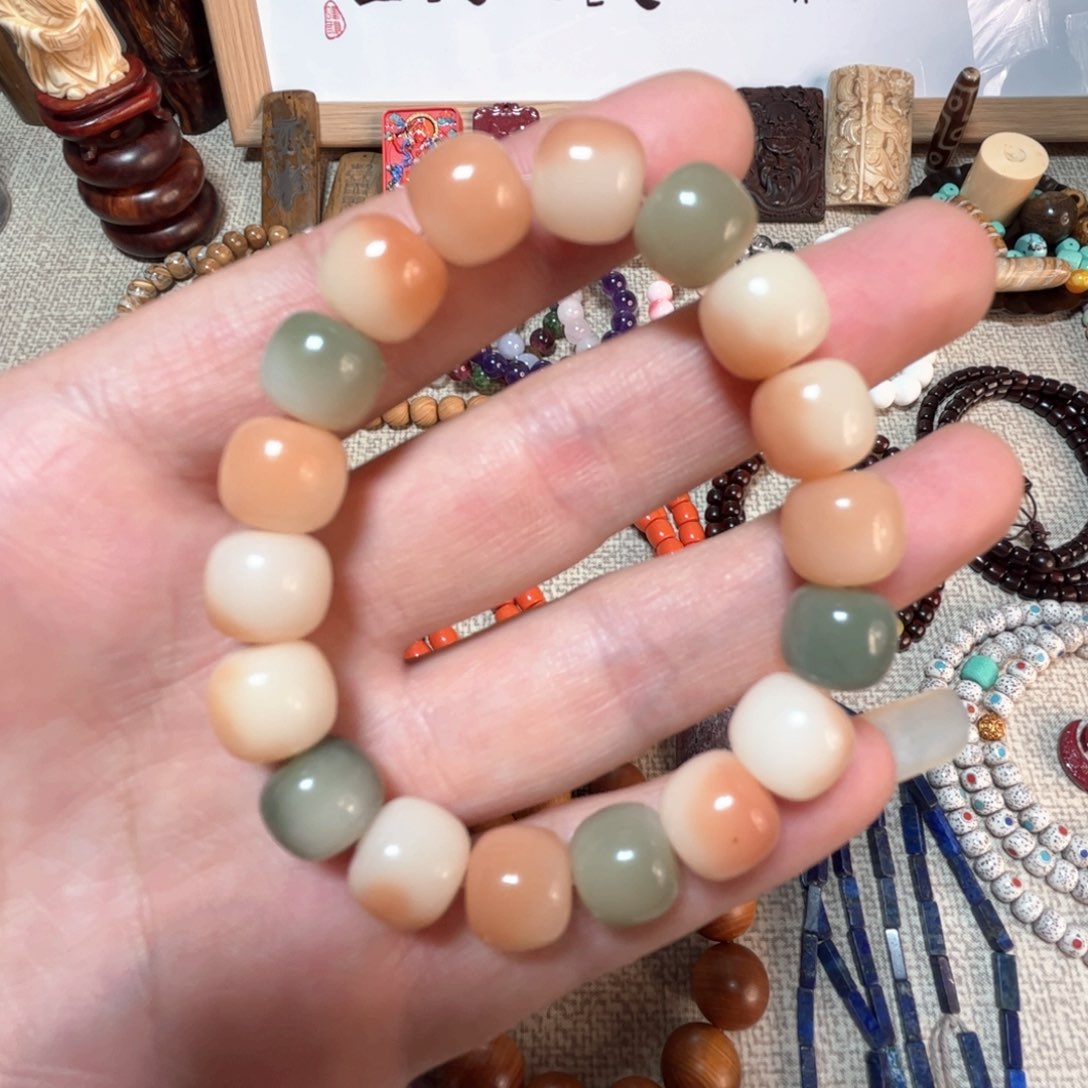 25 号链接高端手串车里拍！