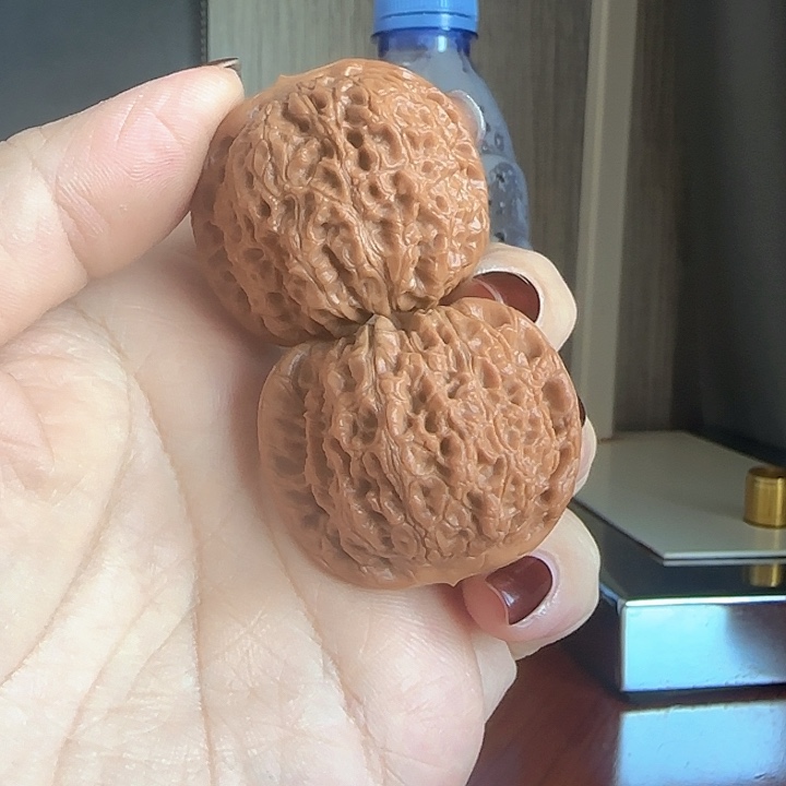 李***泰吊坠桃核核中贵族血麒麟39