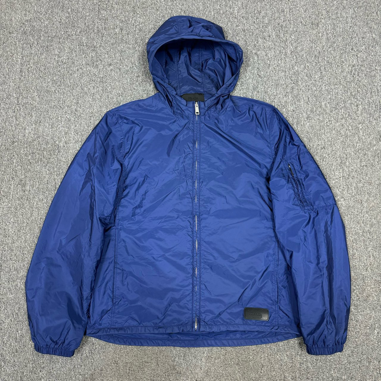 11746227 Prada普拉达 蓝色橡胶logo尼龙连帽外套 54码99新