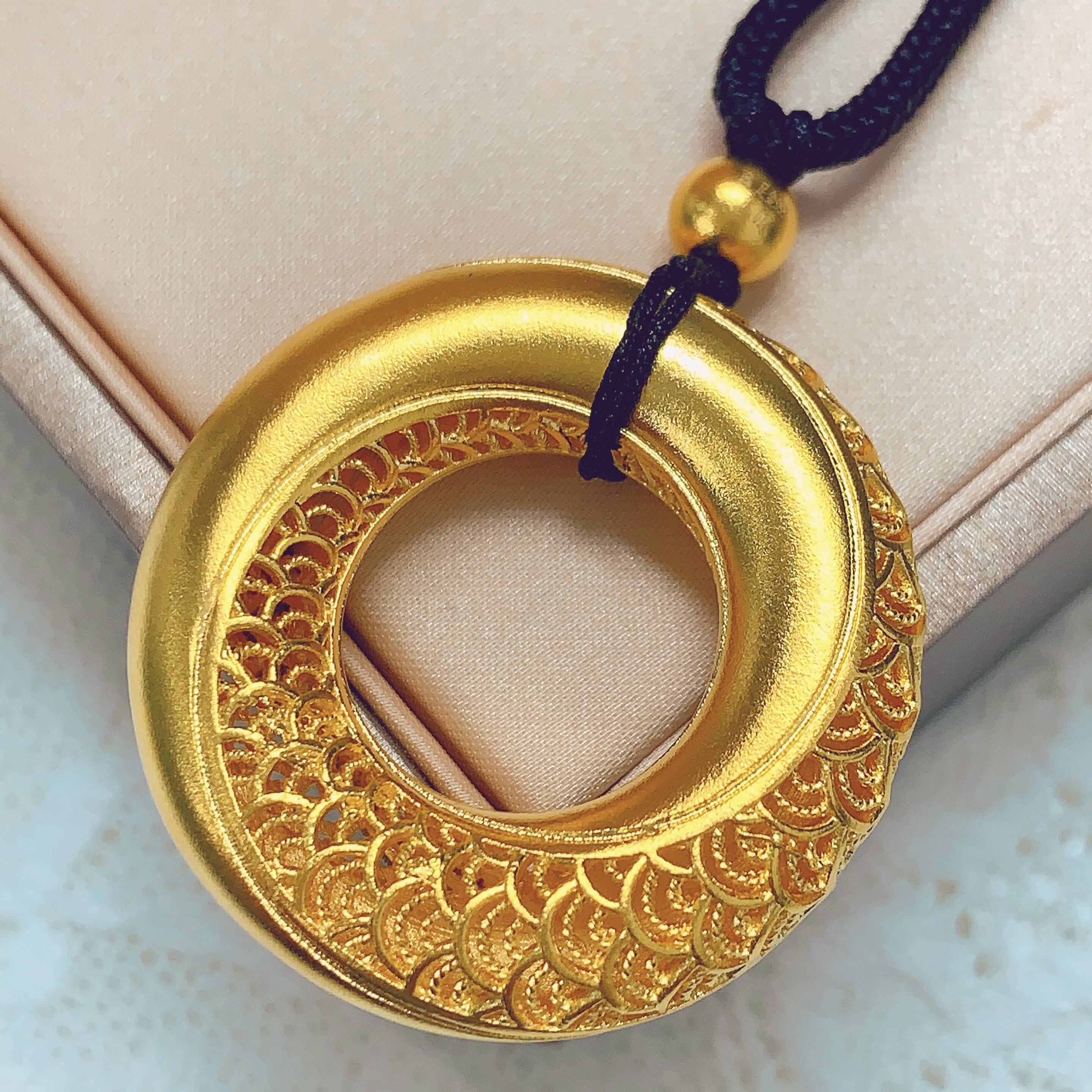 【水贝黄金】足 金999古法龙鳞平安扣吊坠B300