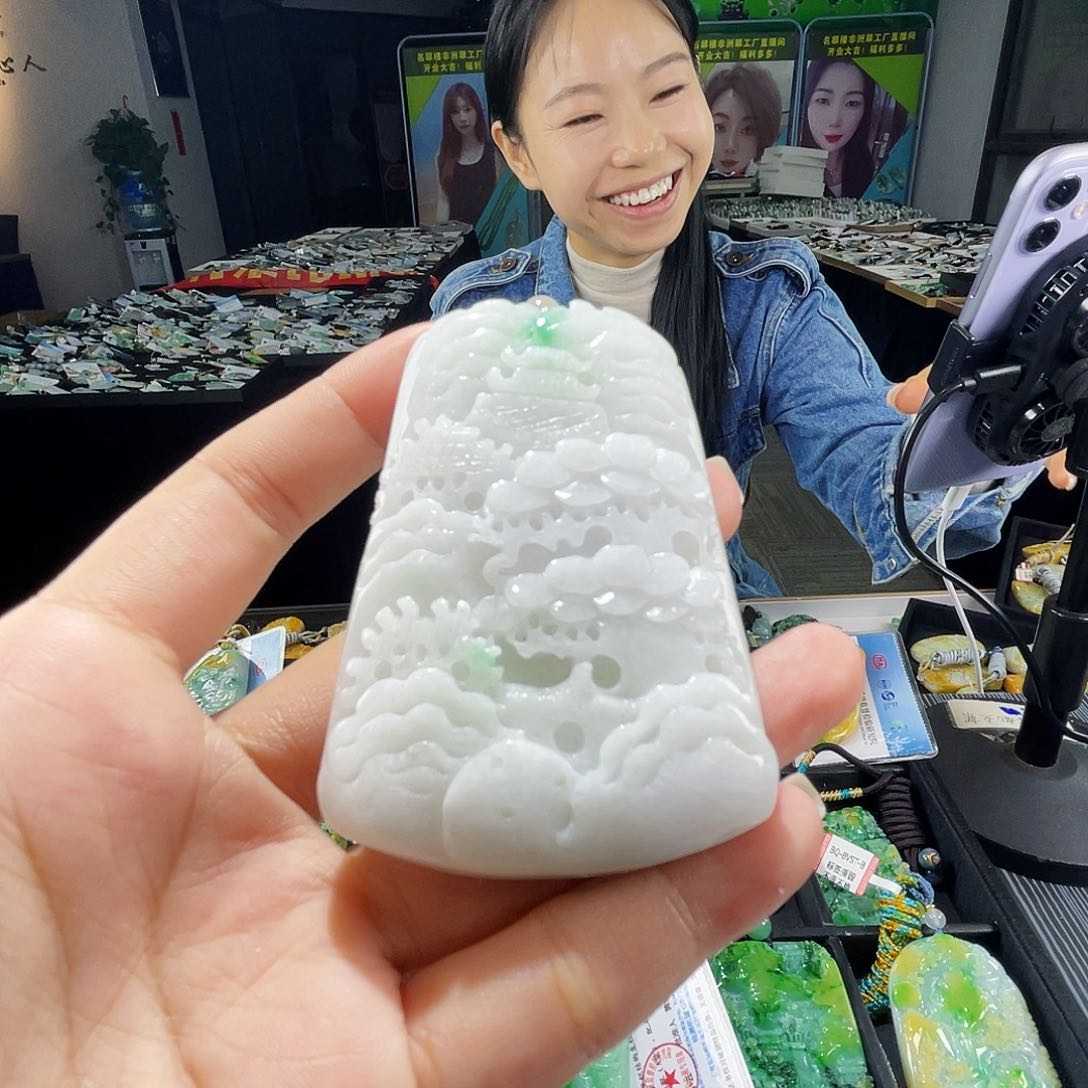 颈饰未镶嵌翡翠一