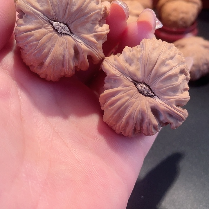 文玩核桃把件闷白