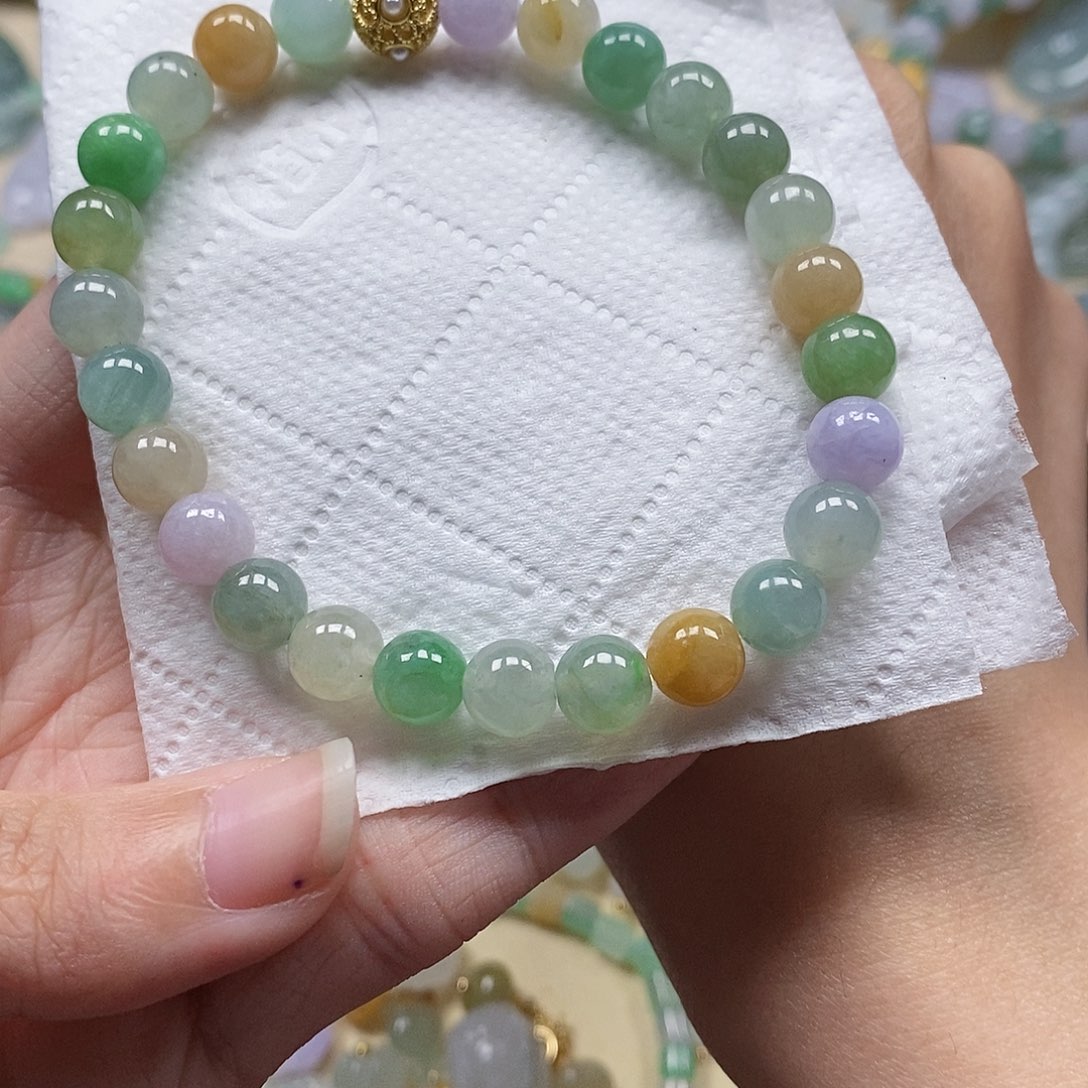 翡翠颈饰未镶嵌闪