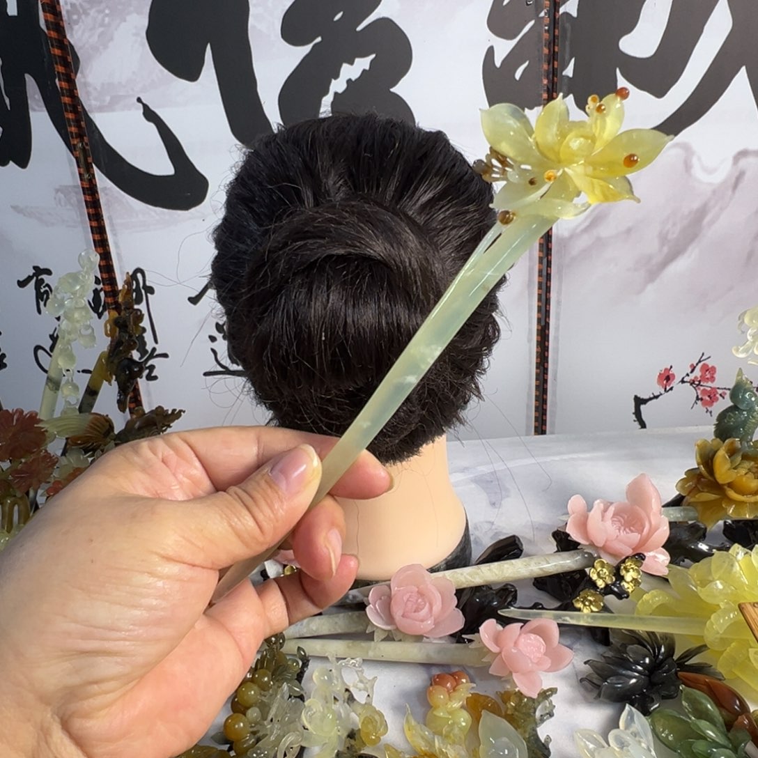 柒***。蛇纹石玉未镶嵌发饰