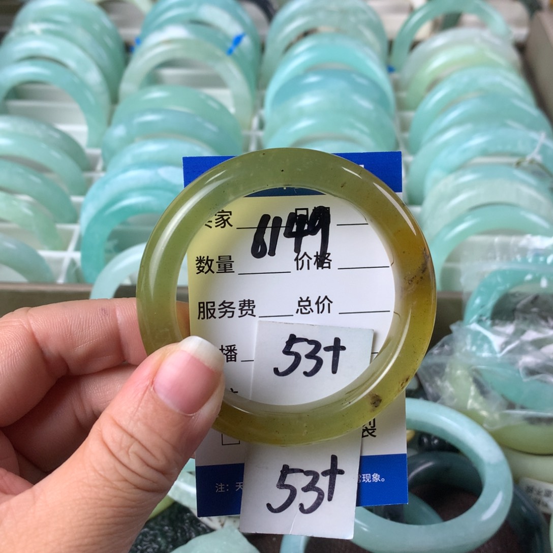 蛇纹石玉手镯未镶嵌6149 
