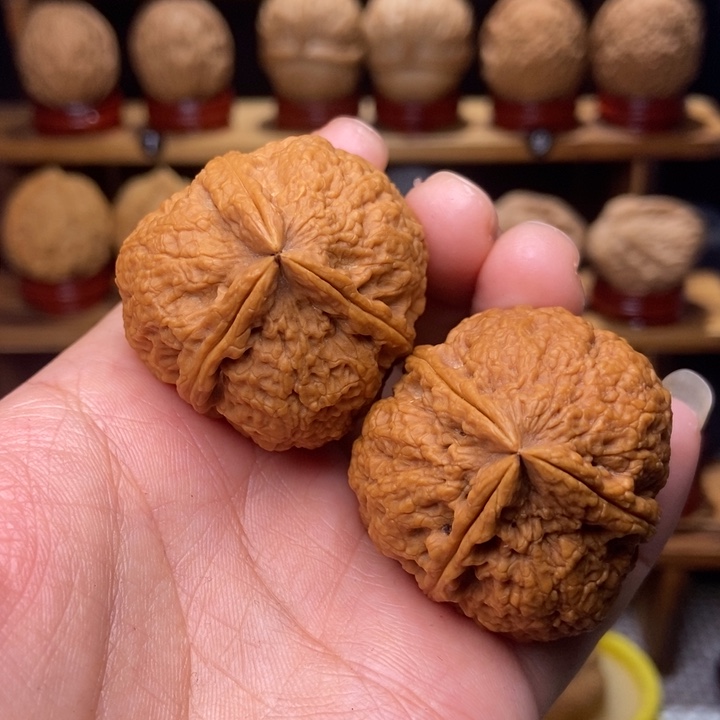 文玩核桃吊坠铁锤三棱16