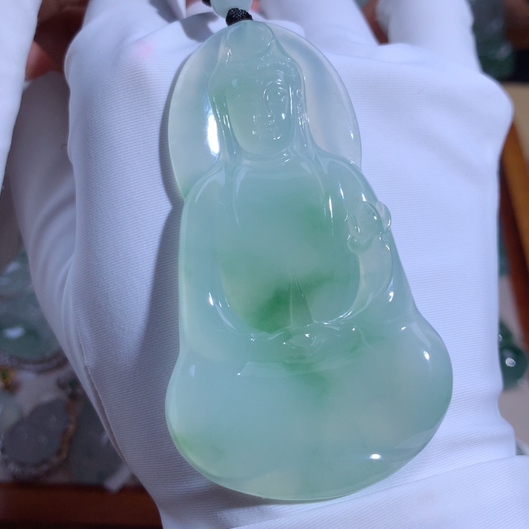翡翠颈饰未镶嵌观音