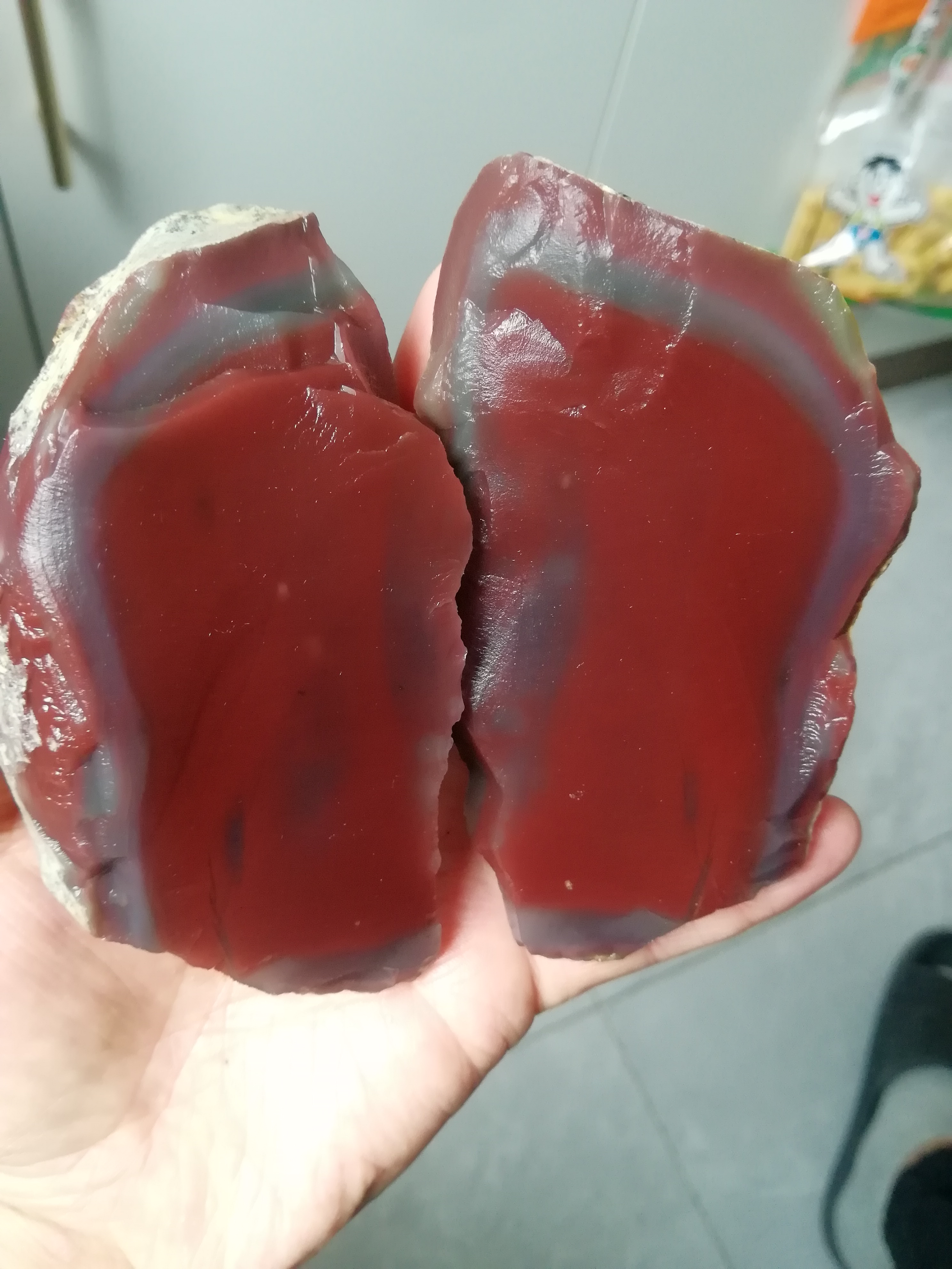 紫绿玛瑙原石颜色鲜红肉质饱满四色原石