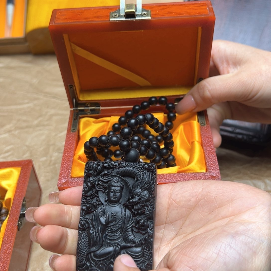 大叶紫檀（黑酸枝木类）