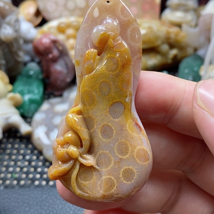 硅化珊瑚（珊瑚玉）颈饰未镶嵌