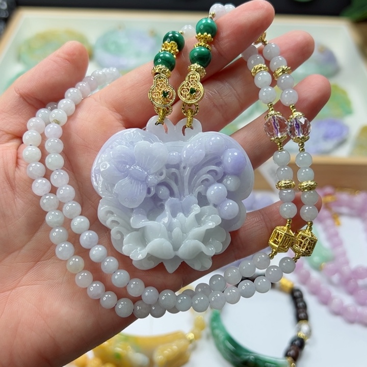 颈饰未镶嵌翡翠吊坠