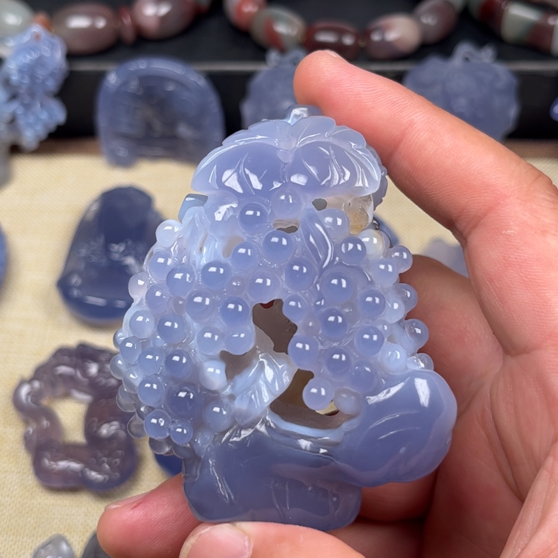 未镶嵌吊坠(不含链)玛瑙/玉髓蓝玛瑙葡萄手把件小摆件
