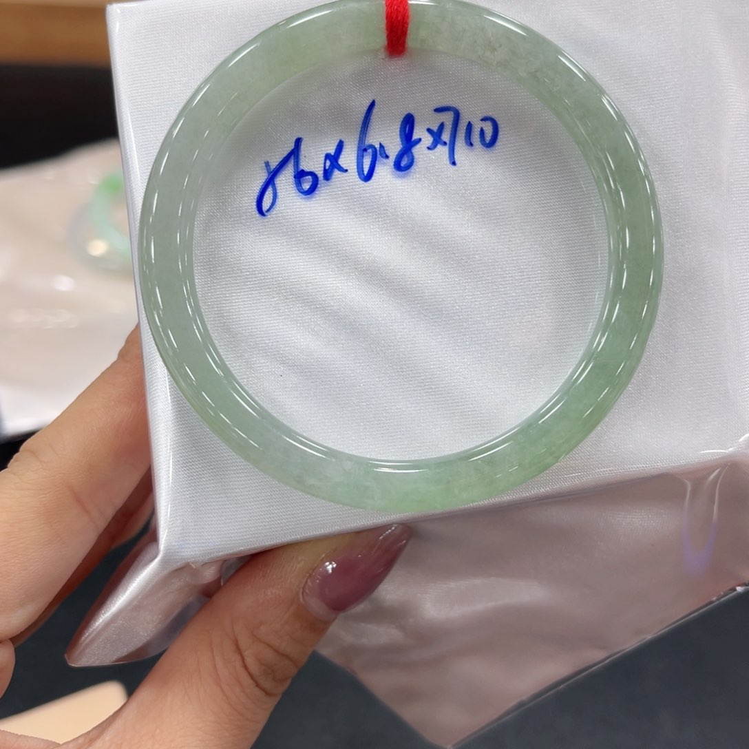 未镶嵌手镯翡翠翡翠