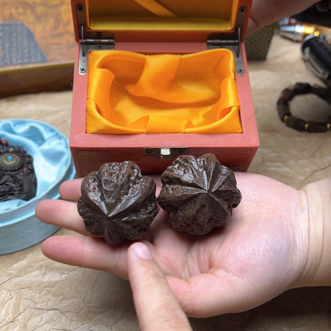 大叶紫檀（黑酸枝木类）