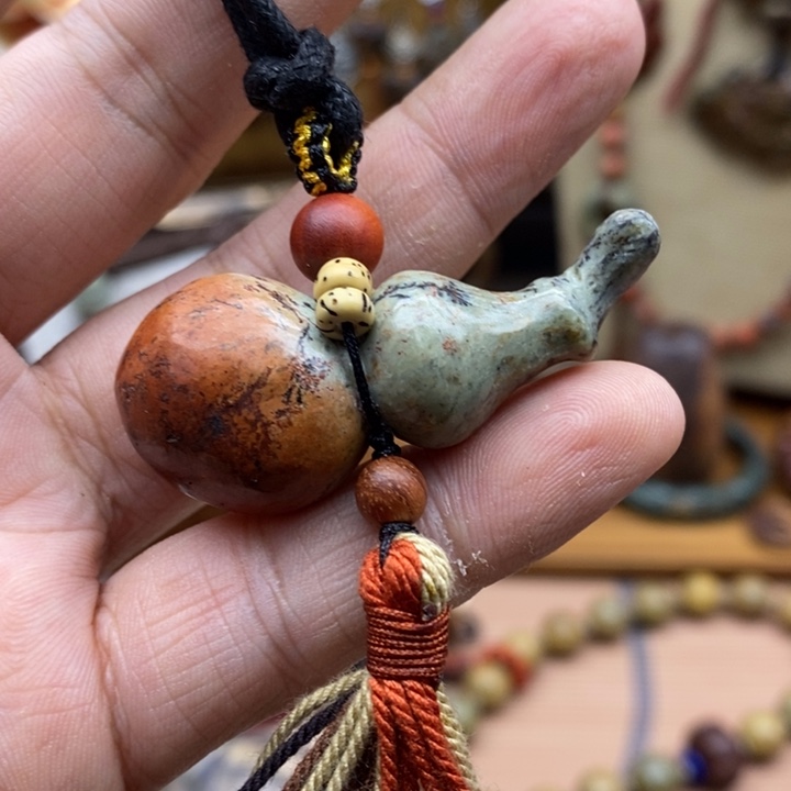 未镶嵌岫岩河磨玉（透闪石质玉）挂件（****）