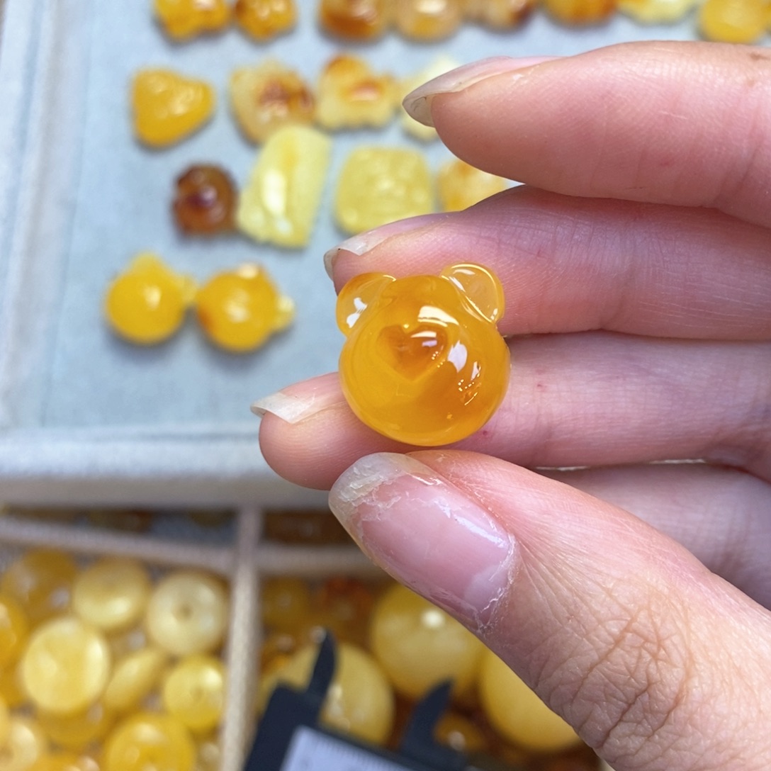 蜜蜡颈饰未镶嵌小熊头