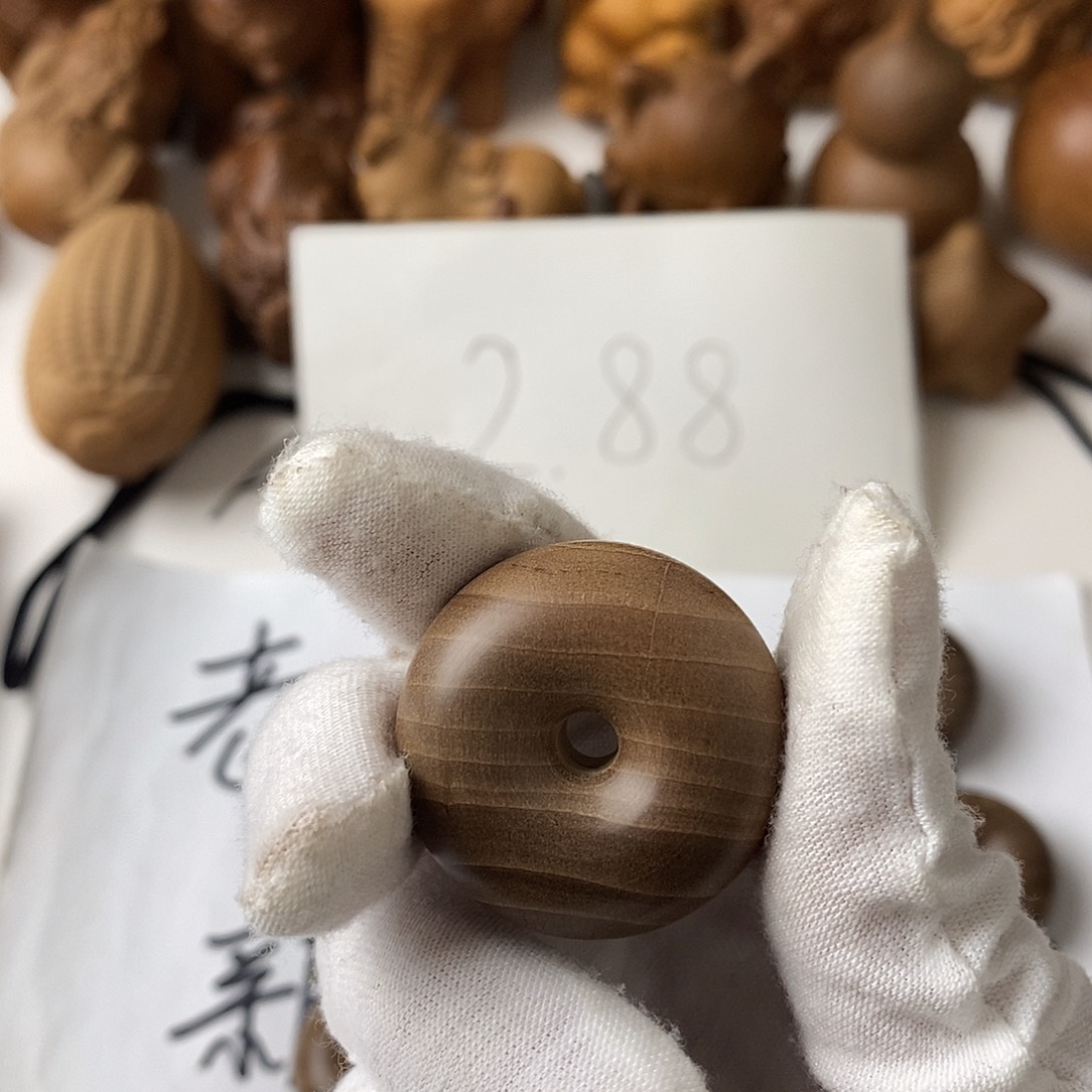 檀香木吊坠小平安扣 微瑕