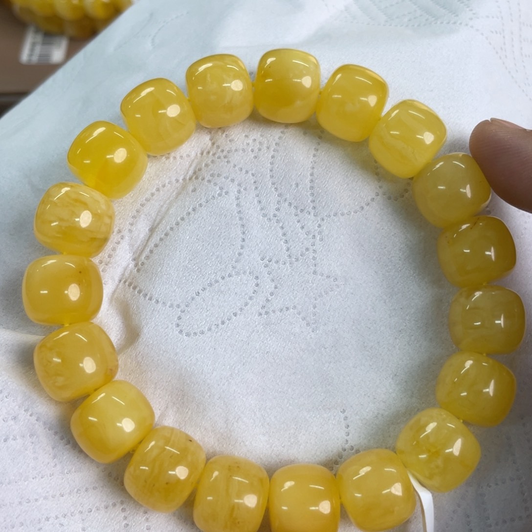 琥珀裸石未镶嵌02500000000