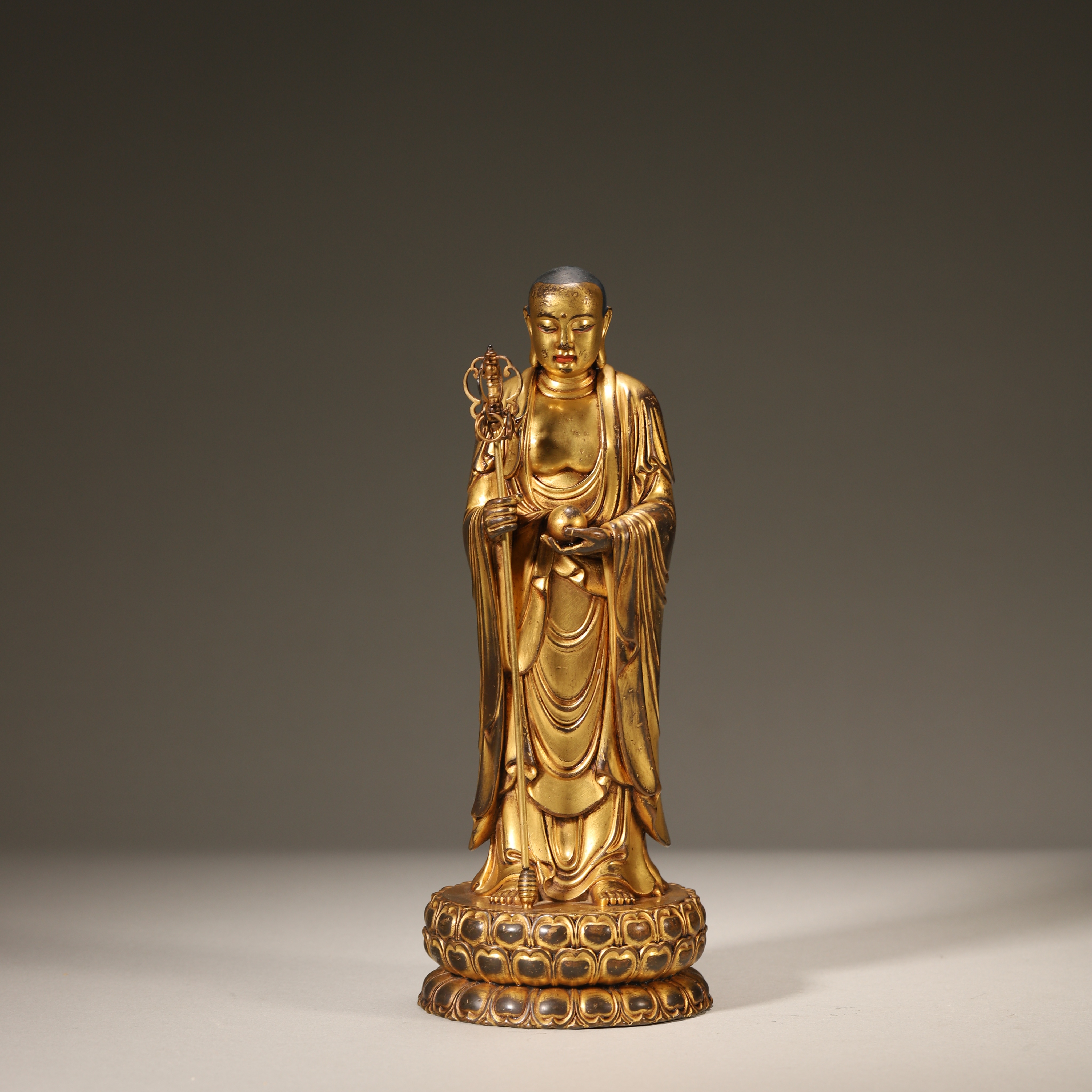 Lot14清代 铜鎏金地藏菩萨像