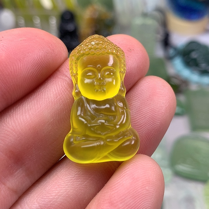 蛇纹石玉挂坠未镶嵌