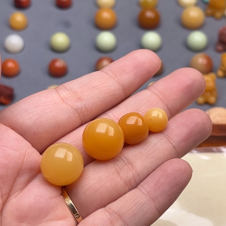 未镶嵌石英质玉（缅黄）珠宝半成品