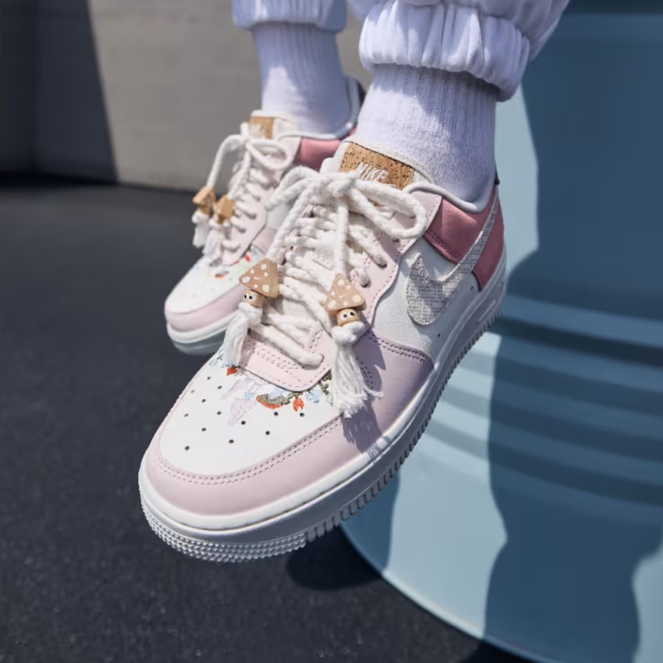 NIKE/耐克『莫奈花园』女子空军一号运动鞋IB8874111