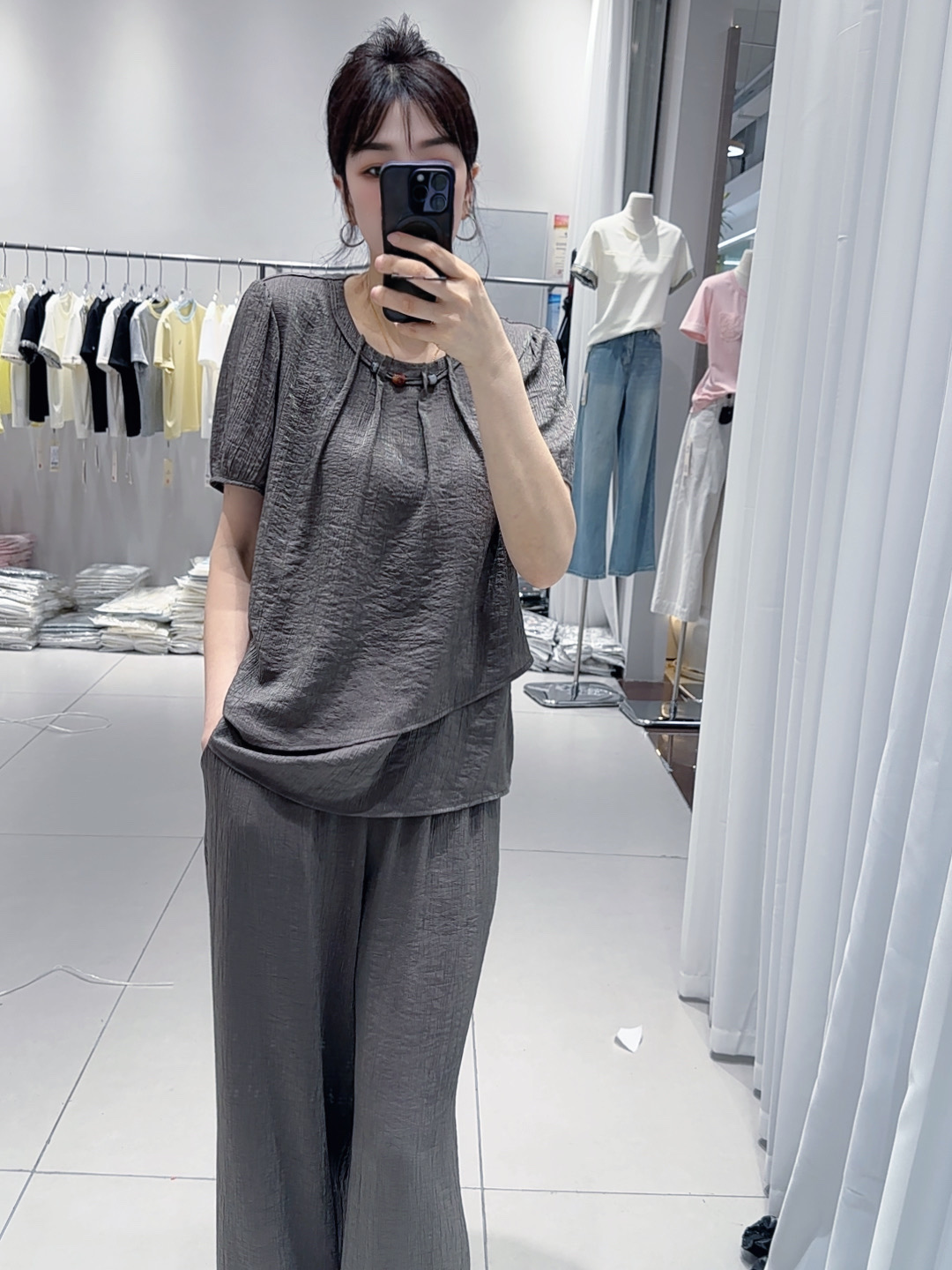 燕妮雅姿休闲风时尚套装短袖纯色圆领时尚舒适短袖T145