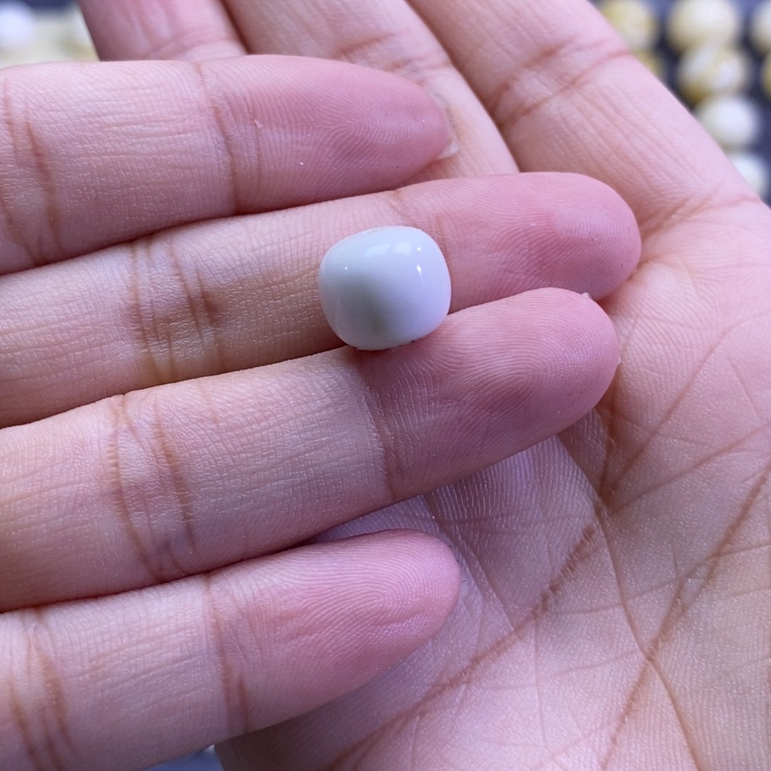 胸****琥珀未镶嵌珠宝奇石10.5