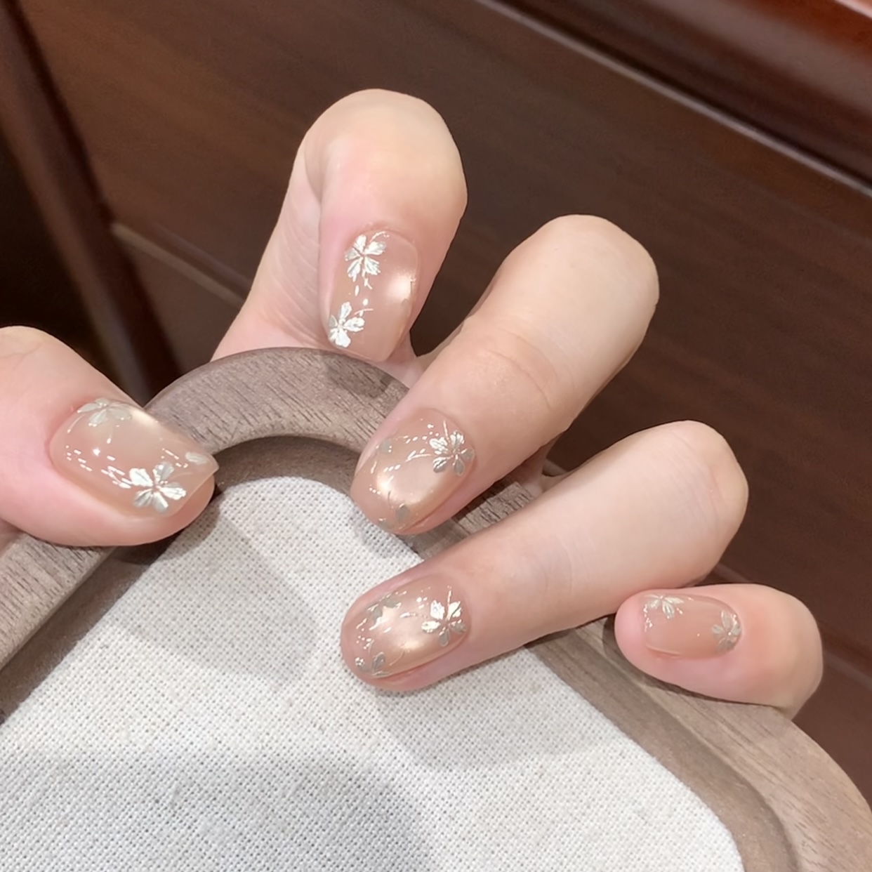 【繁花似锦】-手绘美甲爆闪猫眼轻奢短款显白穿戴甲纯手工